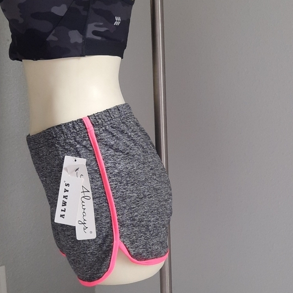 Active short - Picture 2 of 3